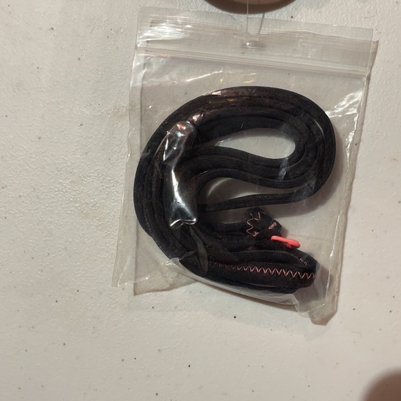 NWOT Victoria’s Secret bikini swim top - Picture 3 of 5